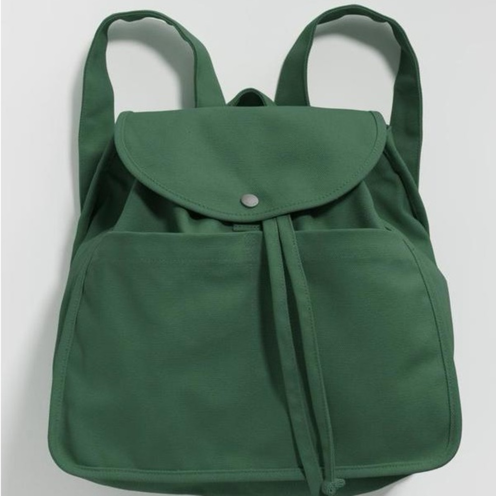 baggu drawstring canvas backpack bag in eucalyptus - Picture 5 of 9